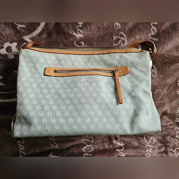 Large Dooney & Bourke purse with wallet - Picture 5 of 8